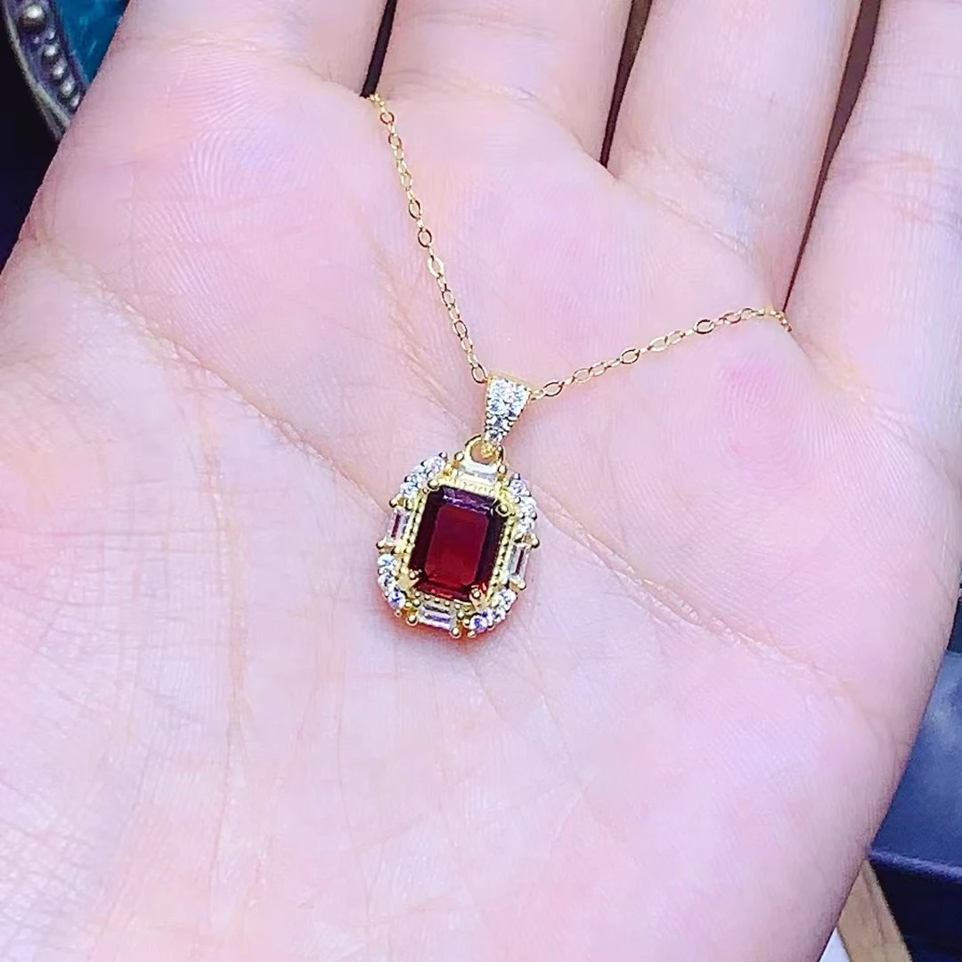 

KJJEAXCMY High quality Natural Garnet Pendant S925 Silver Inlaid Simple Jewelry Palace Fashion High-End Design Women's Jewelry
