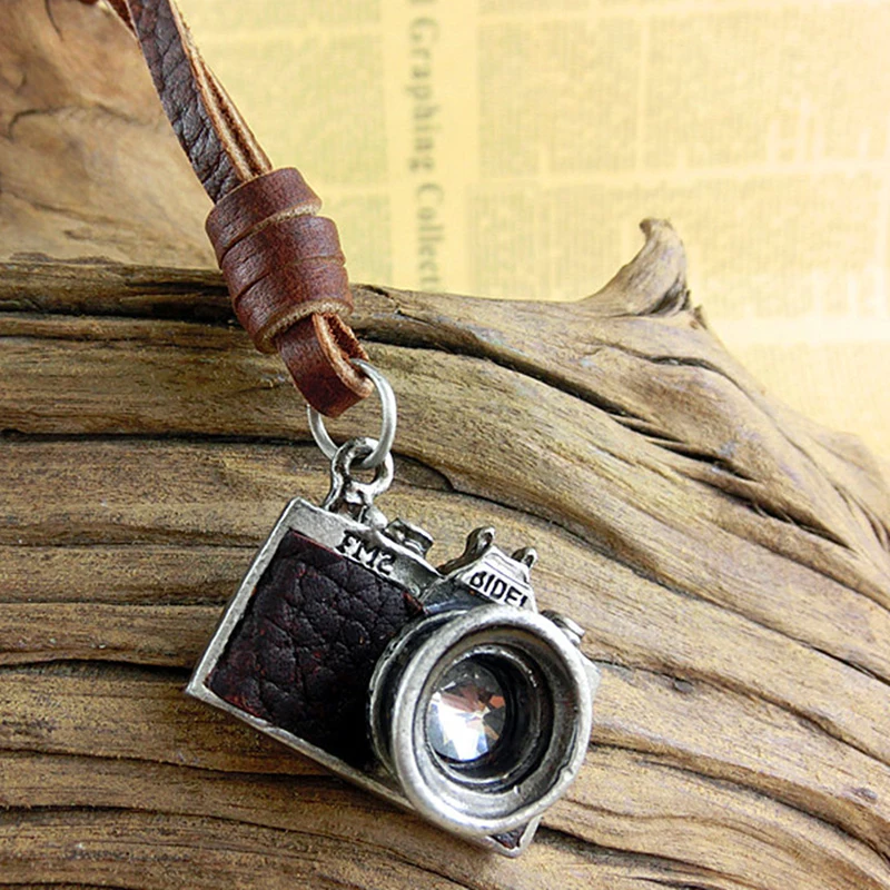 

Unisex Adjustable Necklace Vintage Camera Pendant Perfect Gift for Couples Stylish Design