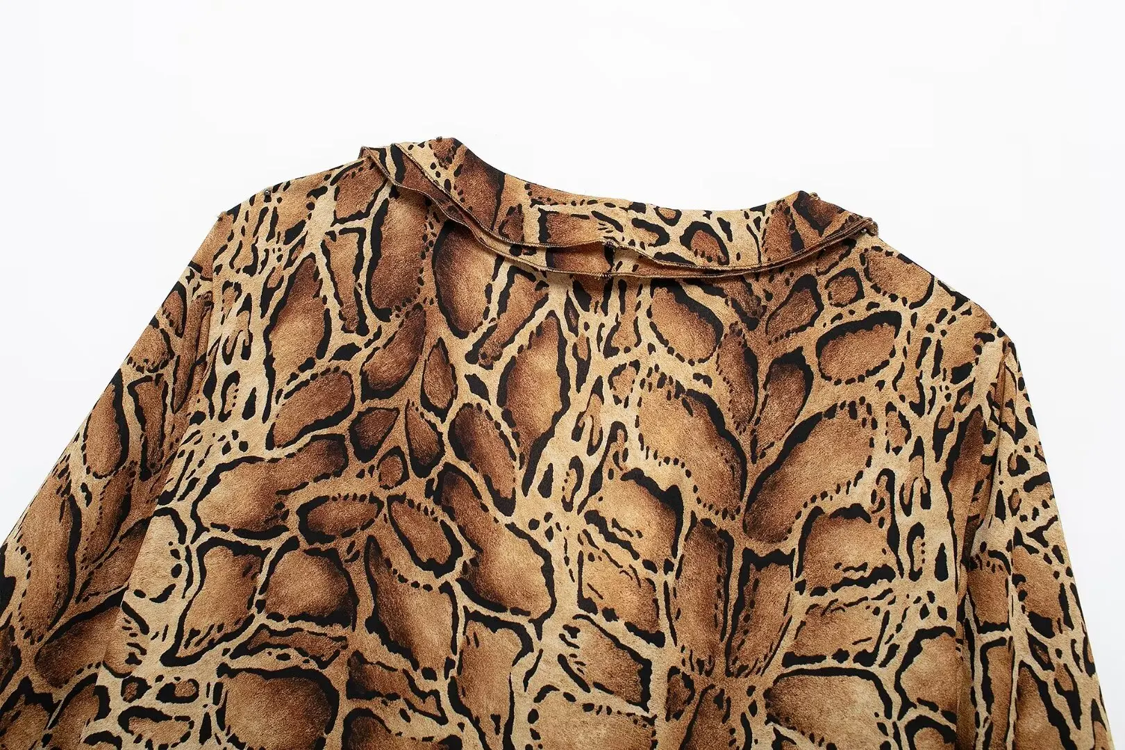 2024 Autumn New Product Women\'s Clothing European And American Style Leopard Print Casual Print V-Neck Loose Long Sleeved Shirt