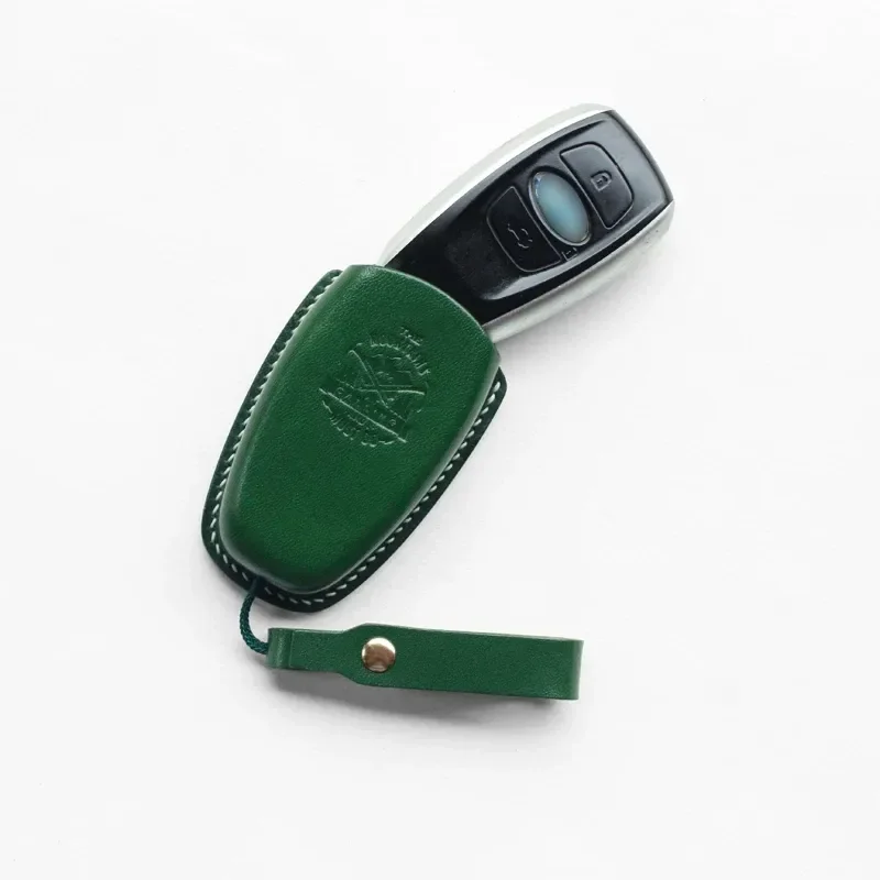porte-cles-minimaliste-3d-en-cuir-tanne-vegetal-fait-a-la-main-pour-subaru-forester