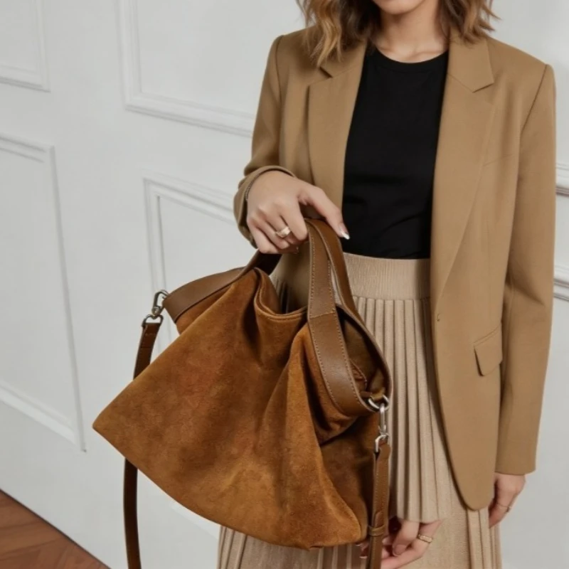 

2026 New Women's Large Capacity Tote Bag Vintage Suede Leather Spacious Crossbody Bag Commuting Versatile Trendy Premium Handbag
