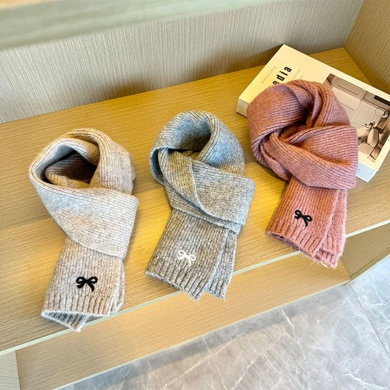 Baby knitted scarf Ancora red new children's bow embroidered bib autumn and winter cold-proof windproof foreign style