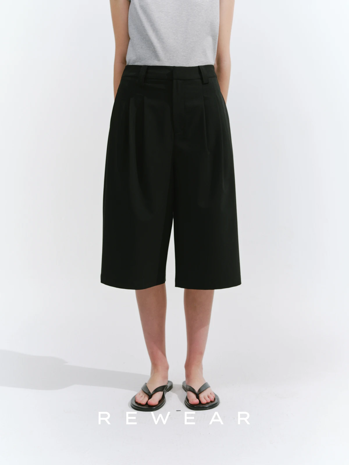 

REWEAR: Новая модель: Повседневная свободная футболка с плиссировкой на талии, из высококачественной ткани, не мнется, можно стирать, с трехмерным эффектом.