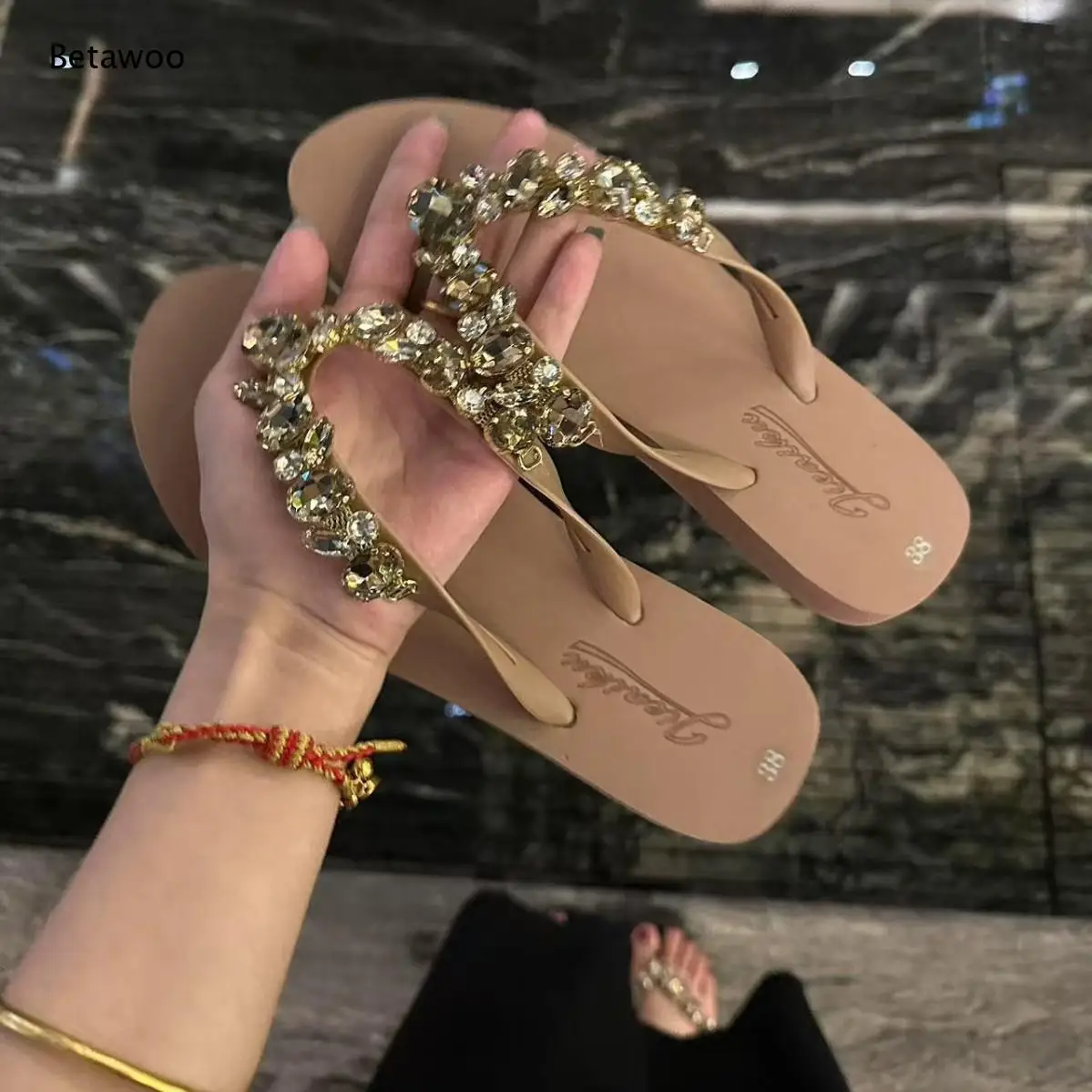 Luxury Heavy Rhinestone Flat Toe Ring Slippers Women Summer Beach Slides Casual Non Slip Vacation Outdoor Shoes