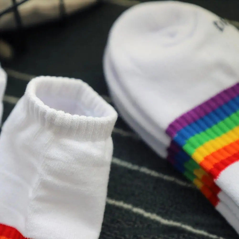 Winter Regenbogen Gestreiften Baumwolle Socken Für Frauen Schwarz/Weiß Sport Mädchen College Stil Socke Mode Whit Regenbogen Untere Partei l7W5