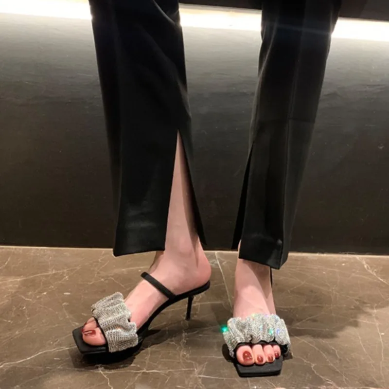 

Сандалии с ремешком, женские новые летние сандалии со стразами и квадратным носком, универсальные модные нескользящие туфли на шпильке