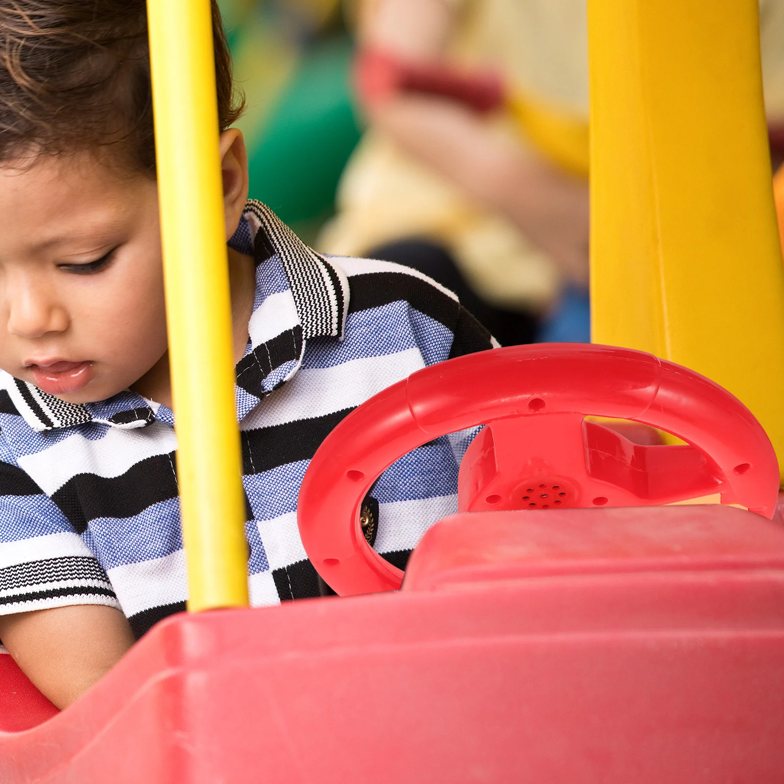 Brinquedo de direção de roda de balanço de playground para crianças pequenas carro recreação banco traseiro crianças plástico