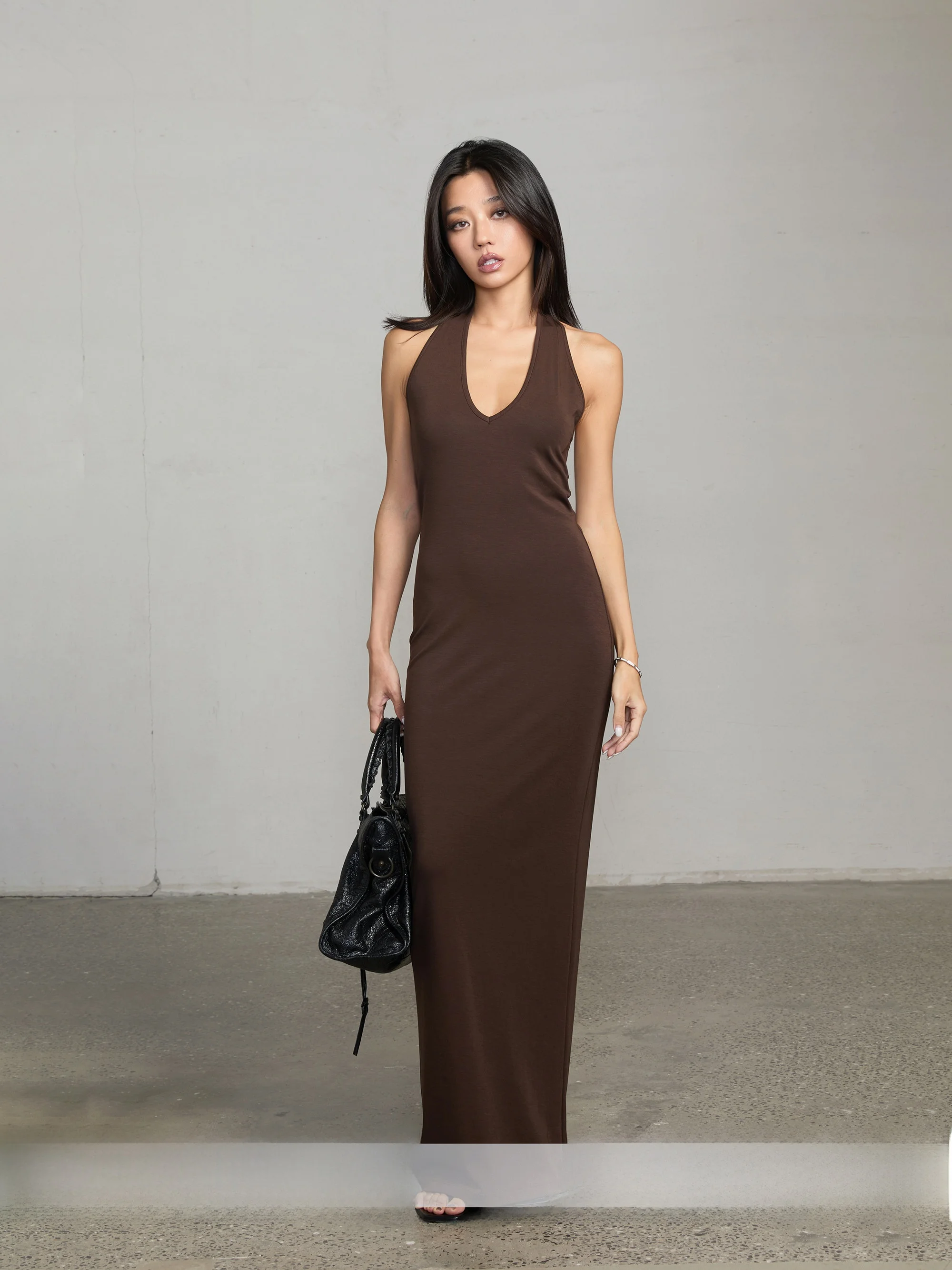 

Sexy Deep V-neck Hanging Neck Dress Backless Women's Long Dress Waist-cinching Gown Pure Color Summer Fashion MIRANDA SONG
