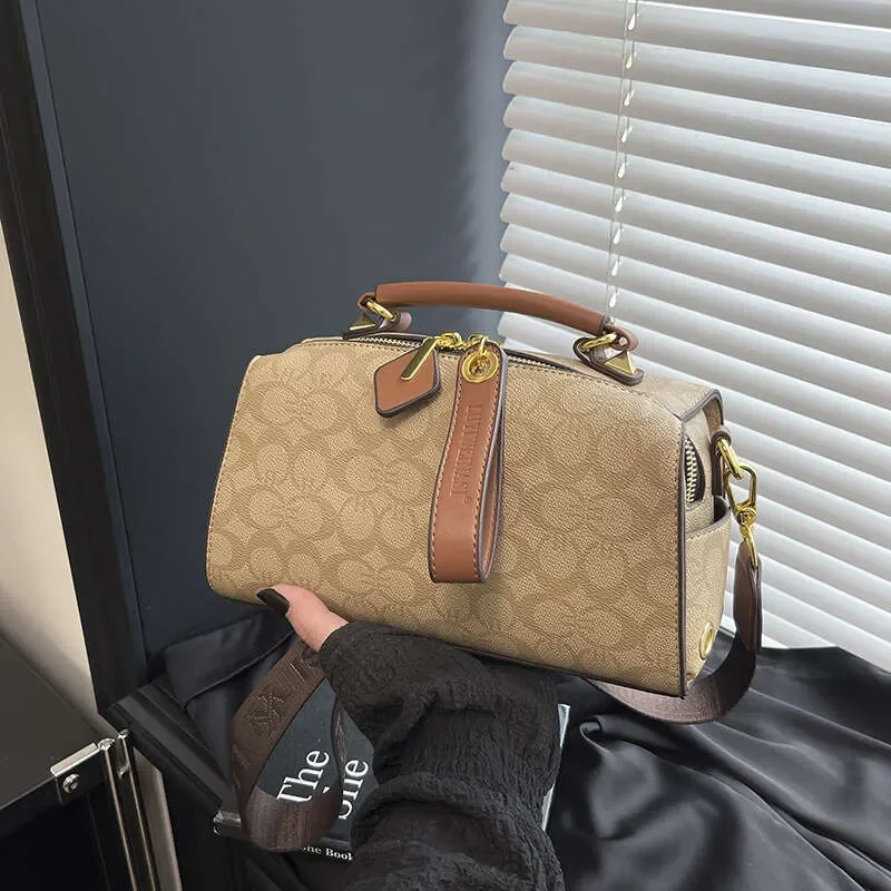 

High Quality Fashion Shoulder Crossbody Bag for Women 2025 New Pattern Wide Strap Pillow Commuter Single Shoulder Crossbody Bag