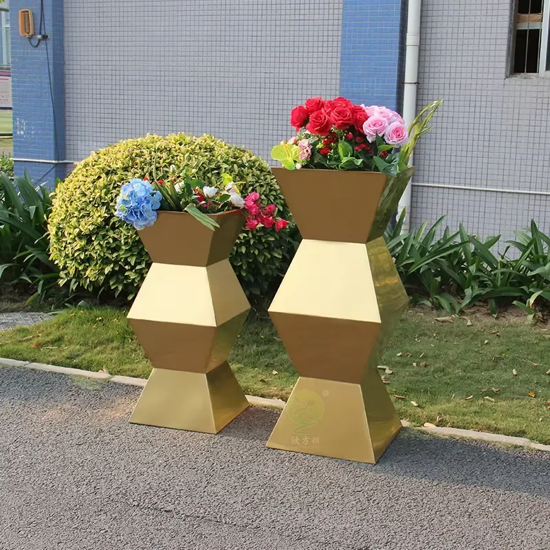 Contemporary Geometric Metal Flower Pot Large Decorative Steel Plant Container for Modern Art Gallery Interior Decor
