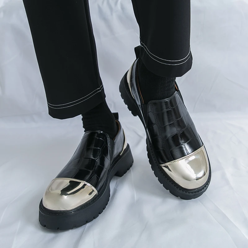 Ultra Light Thick Soled Men Loafers with PU Splicing Fashionable British Casual Gentleman Casual Shoes