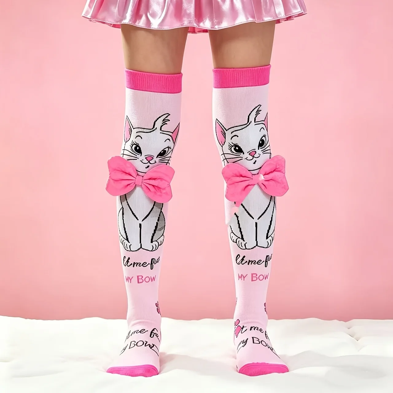 1 pair of cartoon cat girls' knee socks, playful style, high elasticity without straining their legs, with three-dimensional bow