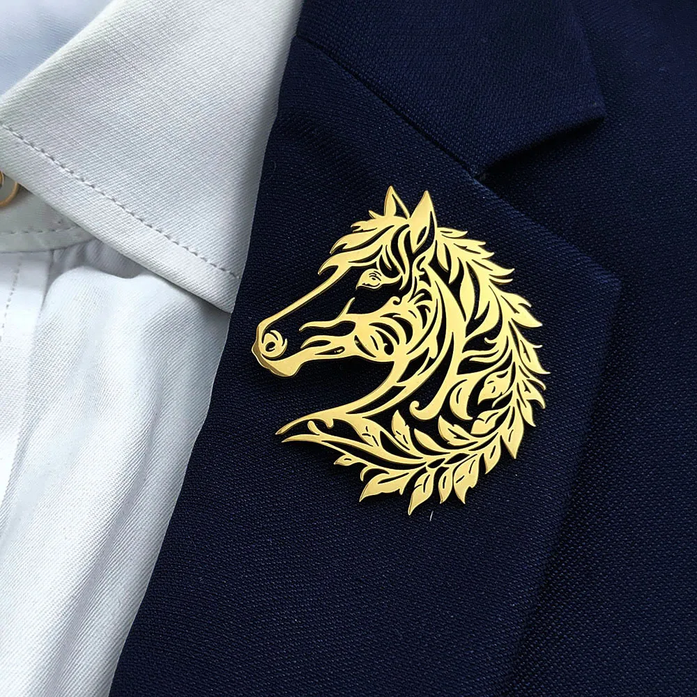 

Creative hollow horse head stainless steel brooch, waterproof and non-fading men's suit accessories, lapel pins, husband gifts