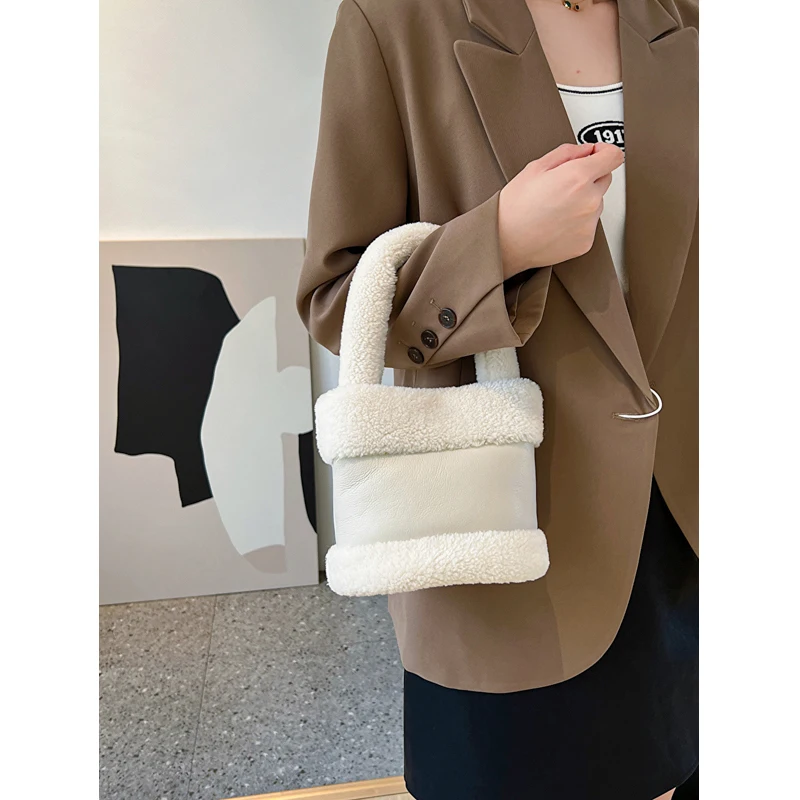 Multi Colors Lamb Fur PU Splicing Bucket Bag Autumn/Winter Women's Plush Cute Handbag Casual Versatile Street Gentle Ladies Bags