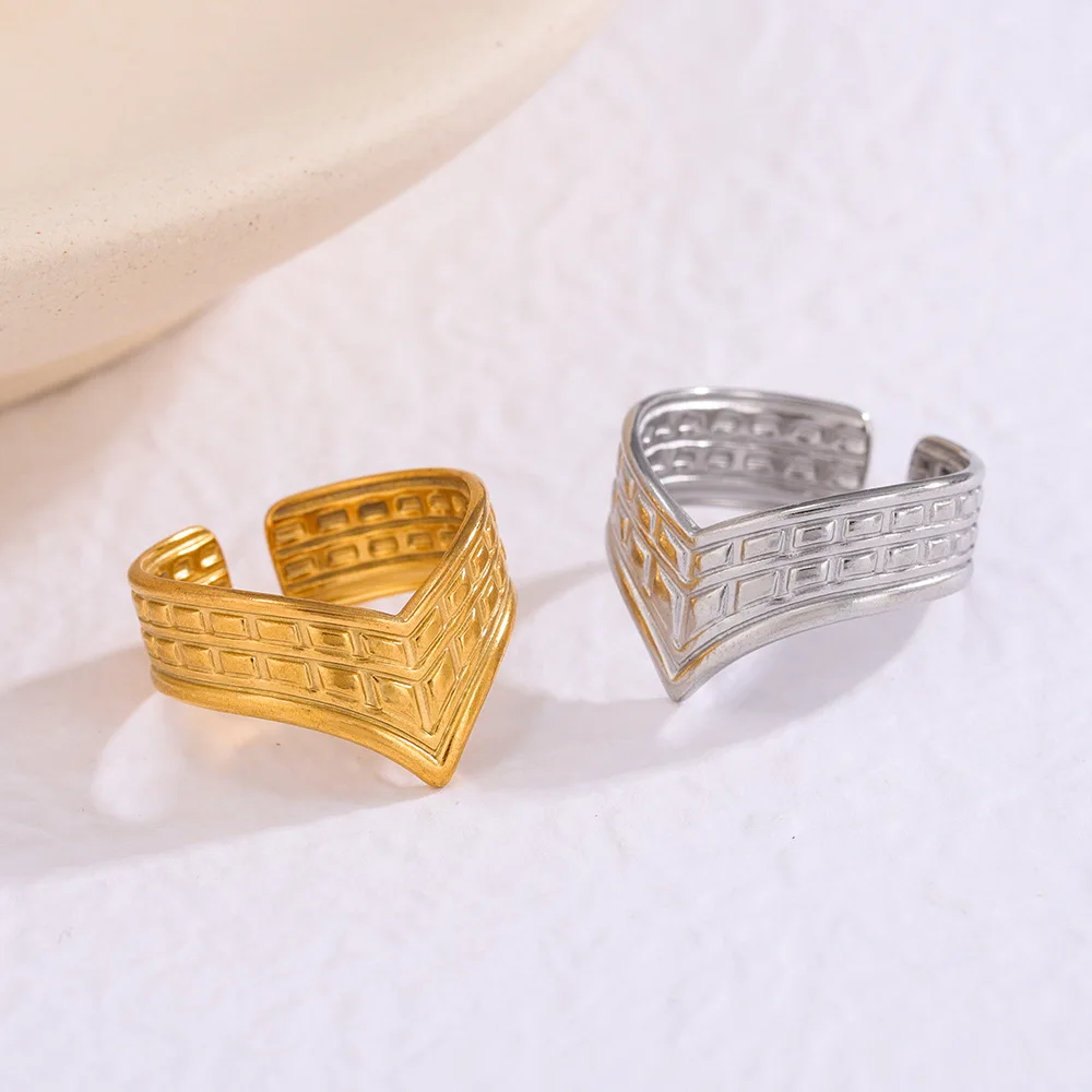 New Trendy Stainless Steel V-Shape Open Ring for Women 18K Gold Plated Geometric Aesthetic Adjustable Finger Ring Jewelry Gifts
