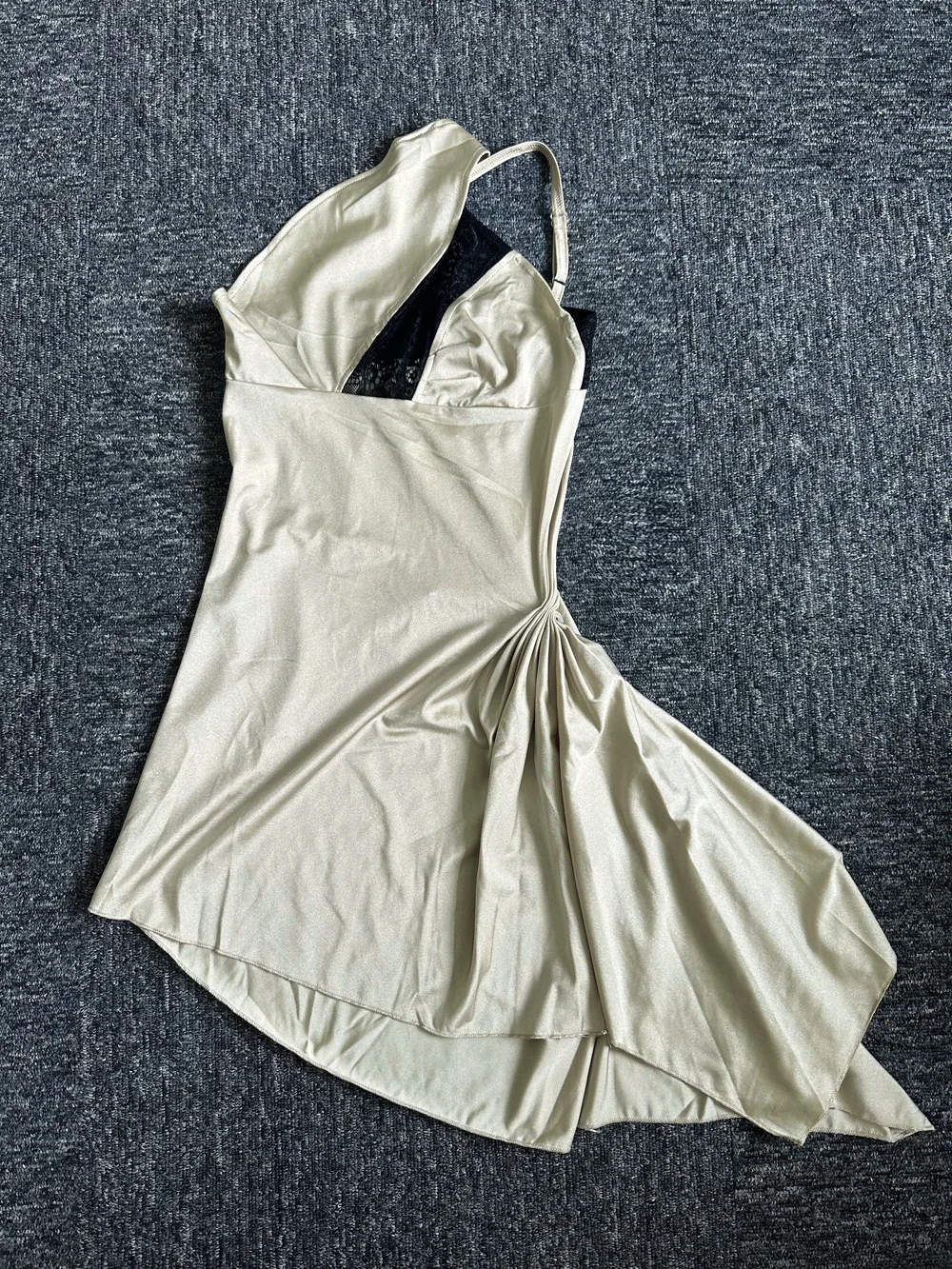 Sexy Halter Neck Cutout Off-Shoulder Deconstructed Lace Dress Chic and Sultry Strapless Women's Dress - Fall 2025 New Arrival