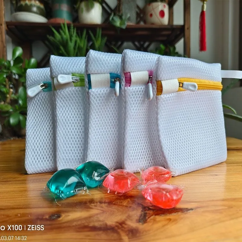 3pcs Laundry Bags - Thickened Polyester Mesh, Easy Storage, Zipper Closure, Ideal for Delicates, Modern Minimalist Design