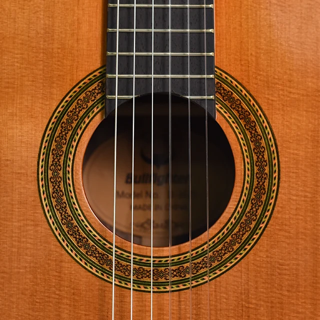 D3925 39-Zoll-Klassikgitarre, massive Decke aus Pinus koraiensis mit Rückseite und Zargen aus Palisander, Hals aus Palisander, Nylonsaiten – Detail 4