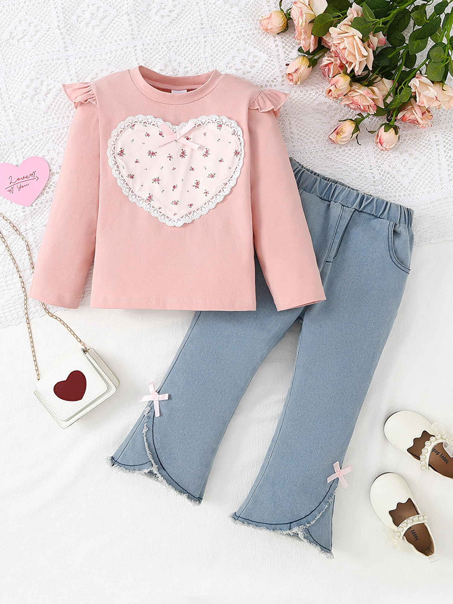 

Стильный комплект из 2 предметов для маленьких девочек, топ с длинными рукавами с цветочным принтом и джинсовые брюки с рюшами для осеннего наряда