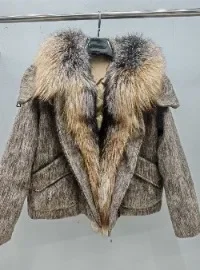 OFTBUY Damen-Winterjacke aus Wollmischung mit Mohair und Daunenfüllung, mit Kapuze aus Golden Island Fuchsfell, kurzer Bomber-Stil. – Detail 2