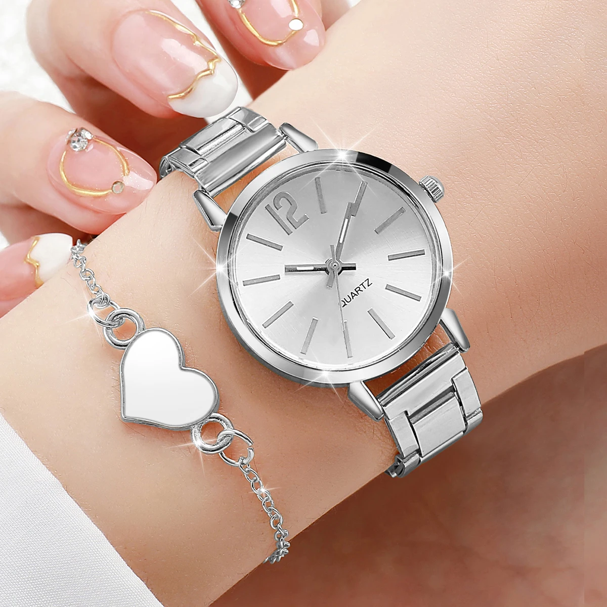 4pcs/Set Fashion Women\'s Steel Band Watch Minimalist Small Disc Quartz Watch Love Bracelet Set