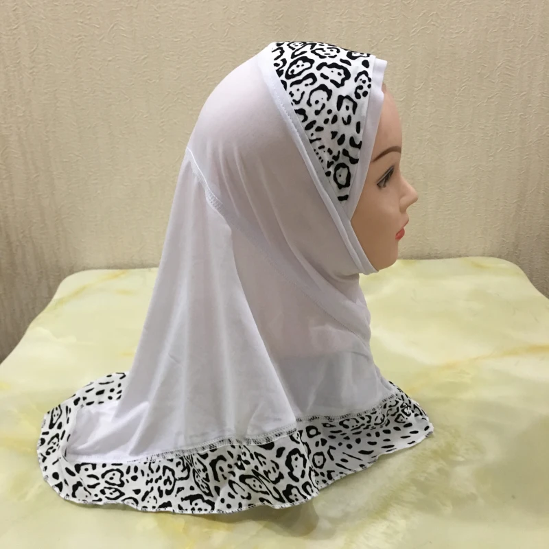 H083 beautiful small girl printed Al amira hijab fit 2-6 years old kids pull on islamic scarf headscarf