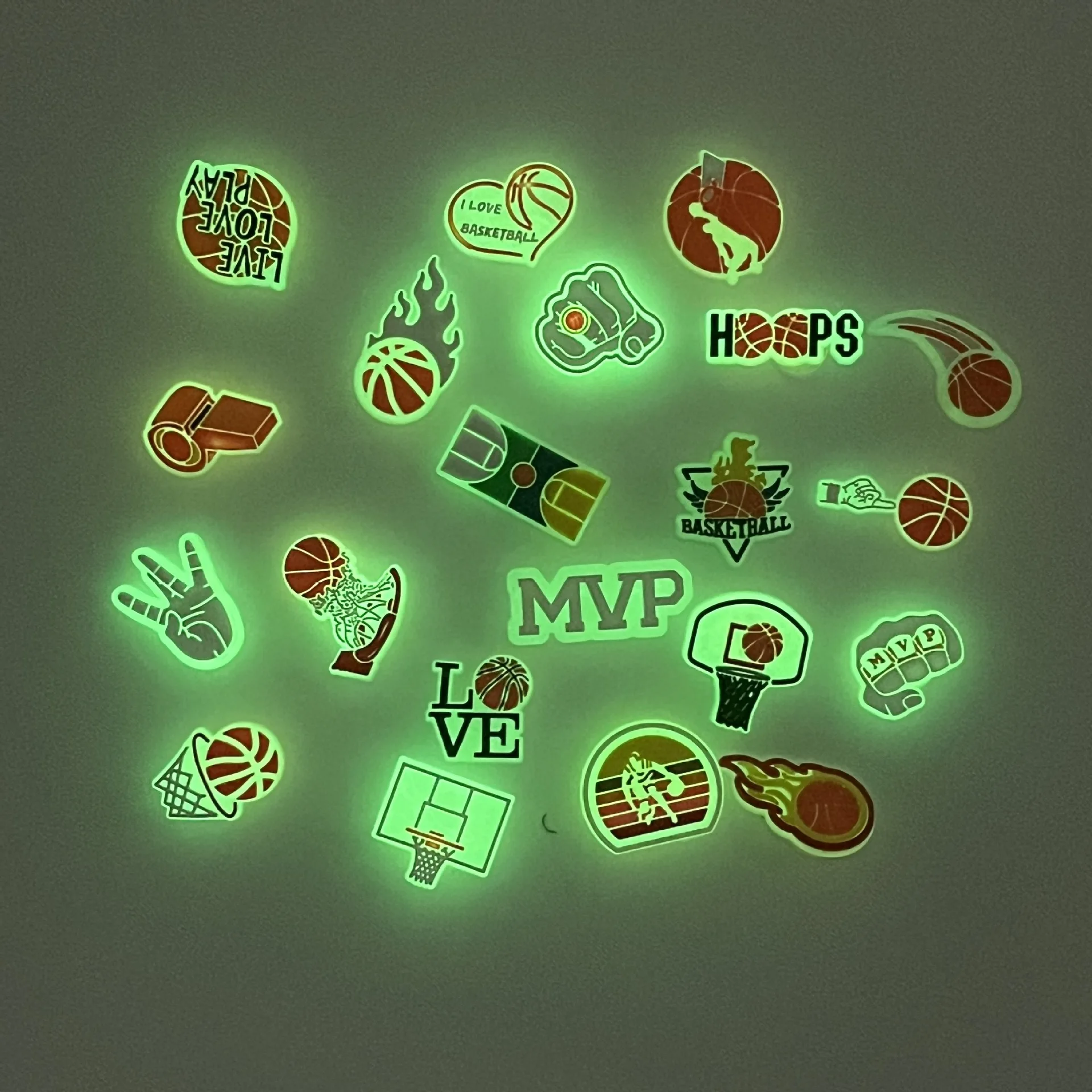 Лидер-продаж-серебристые-баскетбольные-кроссовки-подвески-булавка-для-crocs-украшение-для-обуви-для-детей-и-взрослых-рождественские-подарки-для-мальчиков-и-девочек