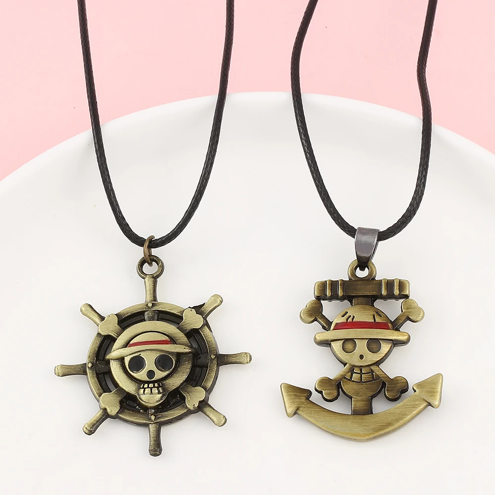 Collier pendentif en métal Anime One Piece, insigne de crâne de gouvernail de bateau vintage, bijoux de cou JOCosplay, accessoires de décoration tendance