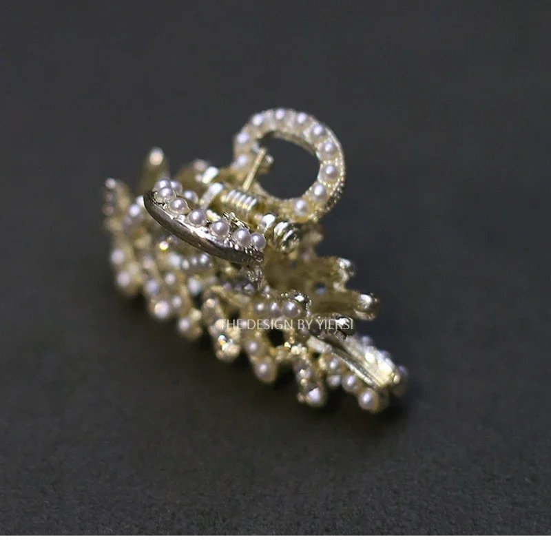 Rhinestone Leaf Shape Hair Claw Glitter Gold Color Hair Grab Clip Pearl Diamond Metal Small Hair Claw Korean Fashion Accessories