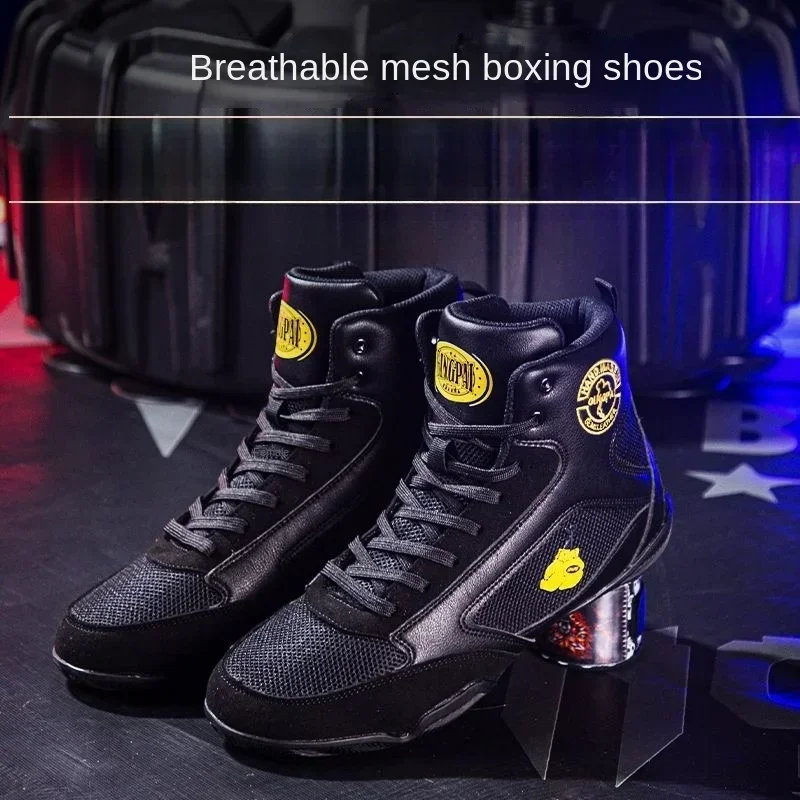 جديد وصول الملاكمة القتال الأحذية أسود أبيض أحذية المصارعة الرجال النساء تنفس القتال أحذية الأزواج الفاخرة العلامة التجارية حذاء للجيم
