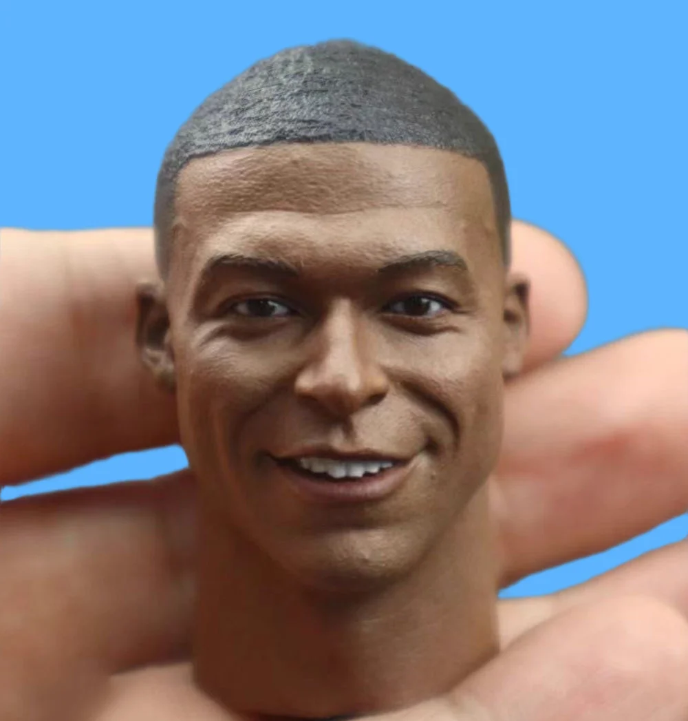 Te koop 1/6e voetbal actiefiguur zwarte kleur man hoofd beeldhouwen carving glimlach versie PVC materiaal voor 12 "COO BD001