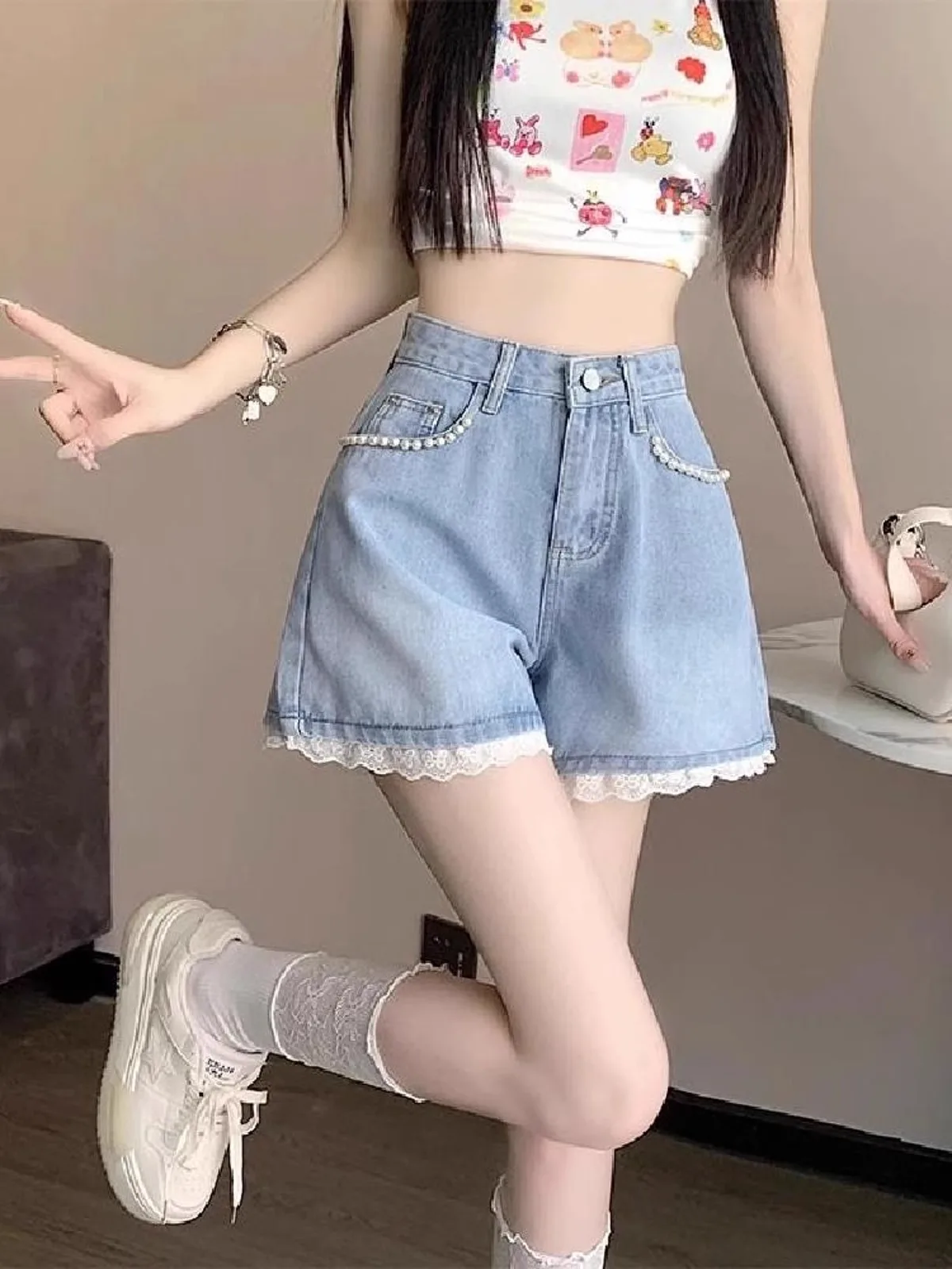 

Кружевные широкие женские короткие джинсы, дизайн молодежных дешевых джинсов, обычные повседневные летние оптовые продажи, популярные женские джинсовые шорты Kpop