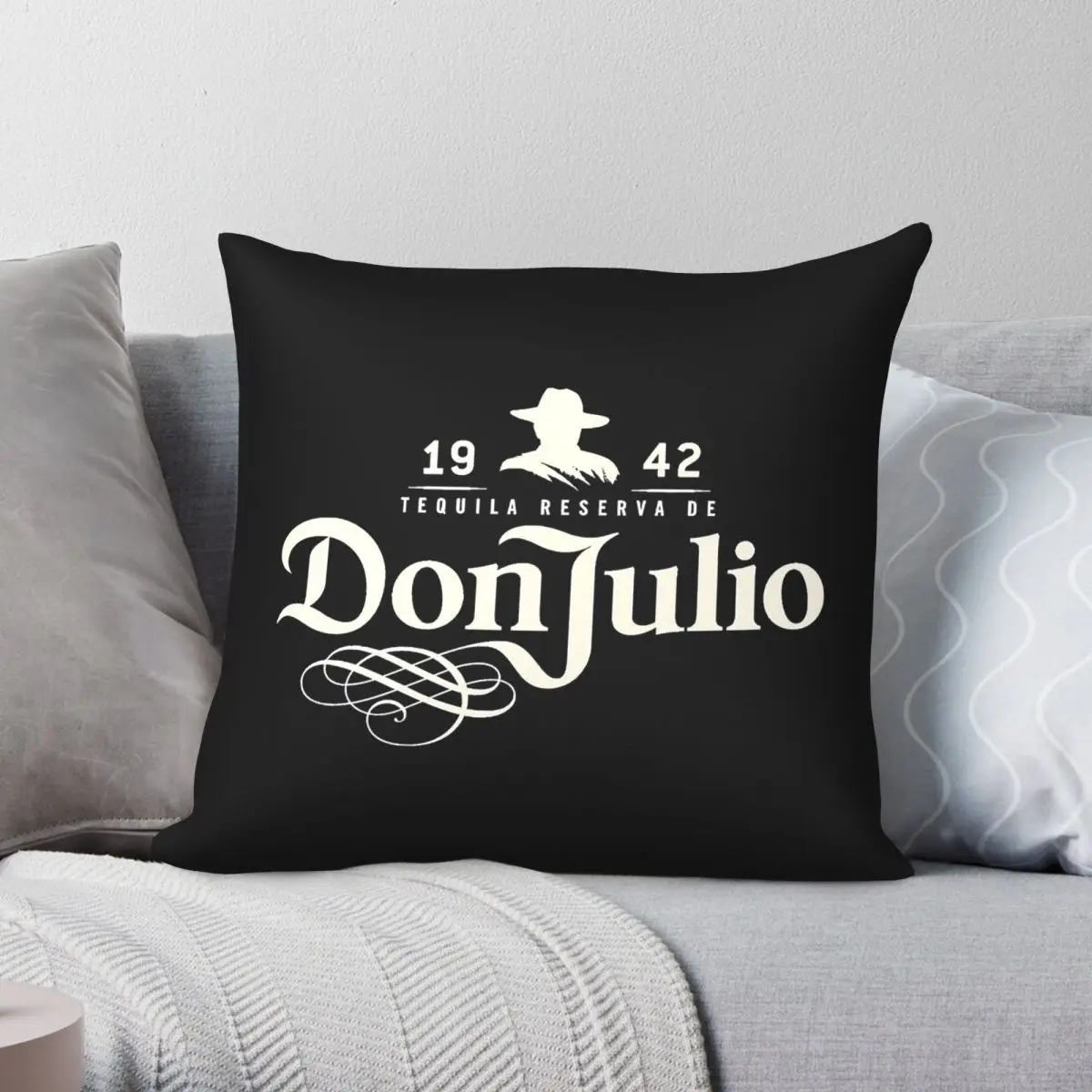 Capa de Almofada Decorativa Criativa Don Julio Tequila Reserva em Poliéster, Linho e Veludo para Cama