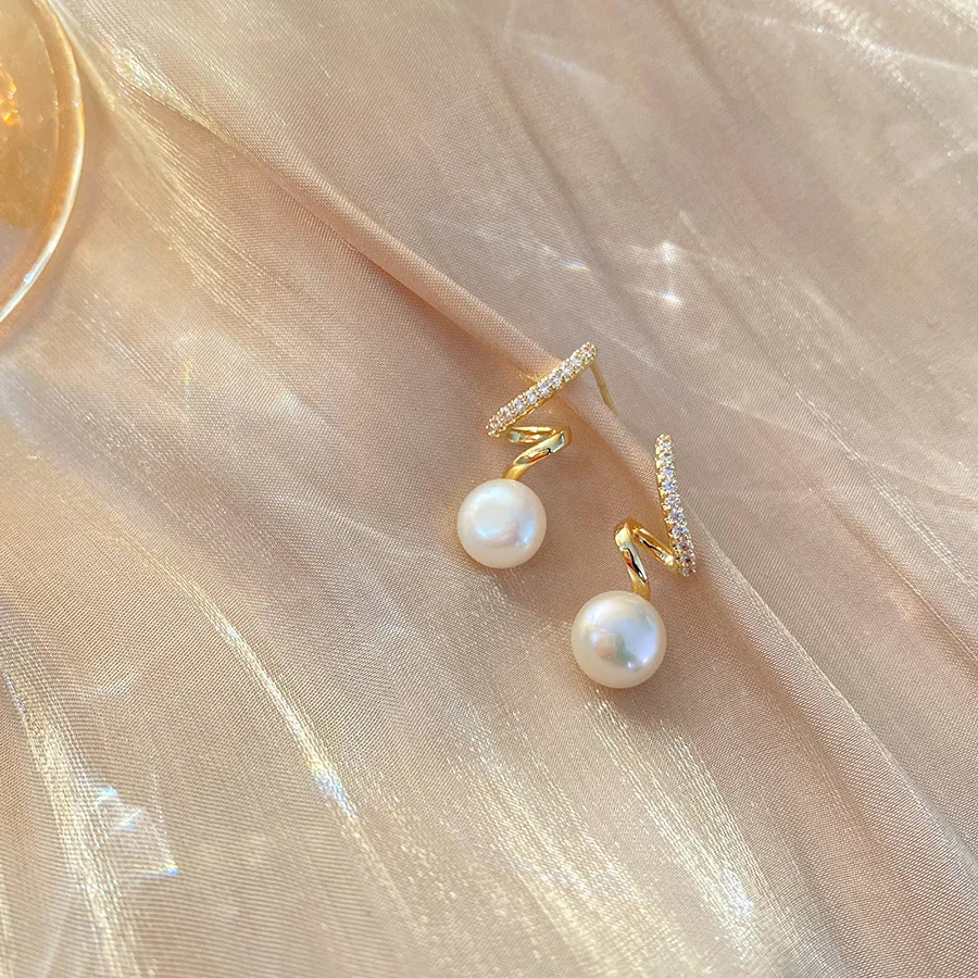 Trendy Imitation Pearl Dangle Earrings for Women Irregular Geometry Twist Metal Crystal Drop Earrings Party Sweet Jewelry Gift