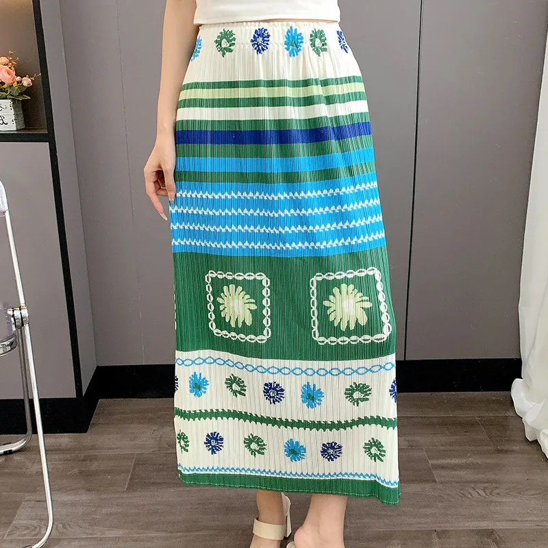 Miyake 2025 New Summer Folds Literary Retro Niche Design Sense Fashion Loose Elegant Folding Temperament Color Printed Skirt