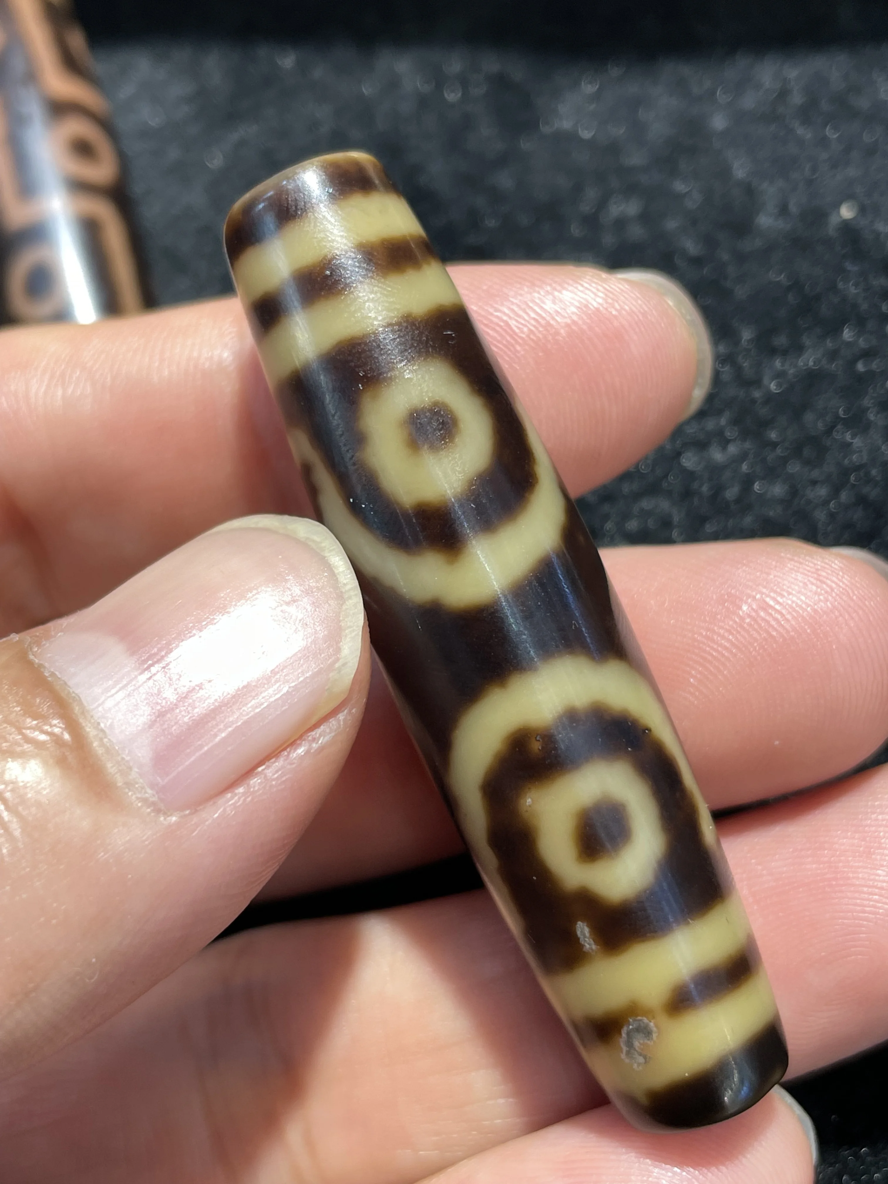 

Ultra Energy Magic Tibetan Old Agate Ivory Color Big Fortune 7 Eyed Long dZi Bead Totem Amulet Pendant Jewelry Gemstone