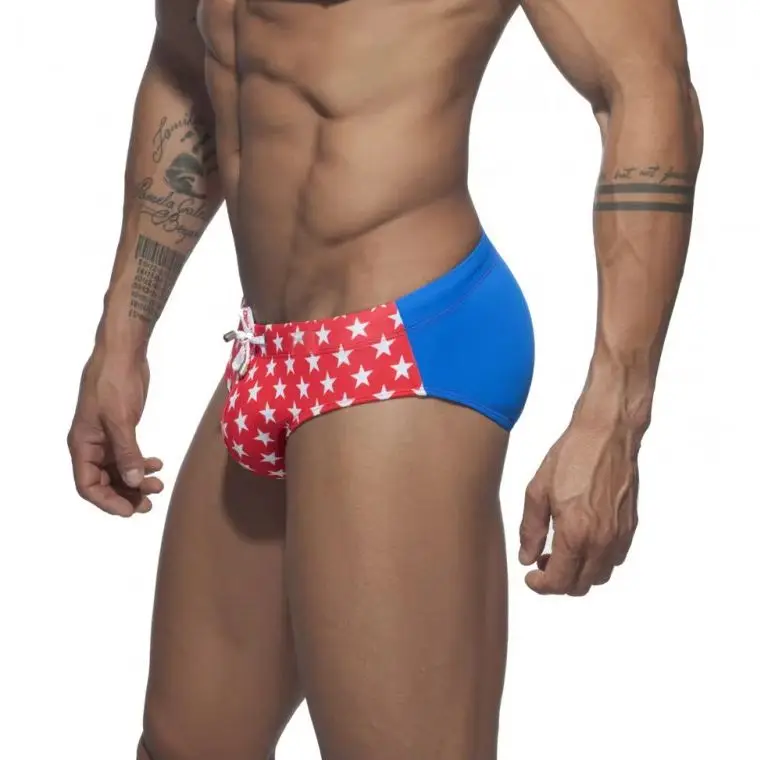 New men's triangle swimming trunks color matching star printing elastic foreign trade beach briefs men's AD135