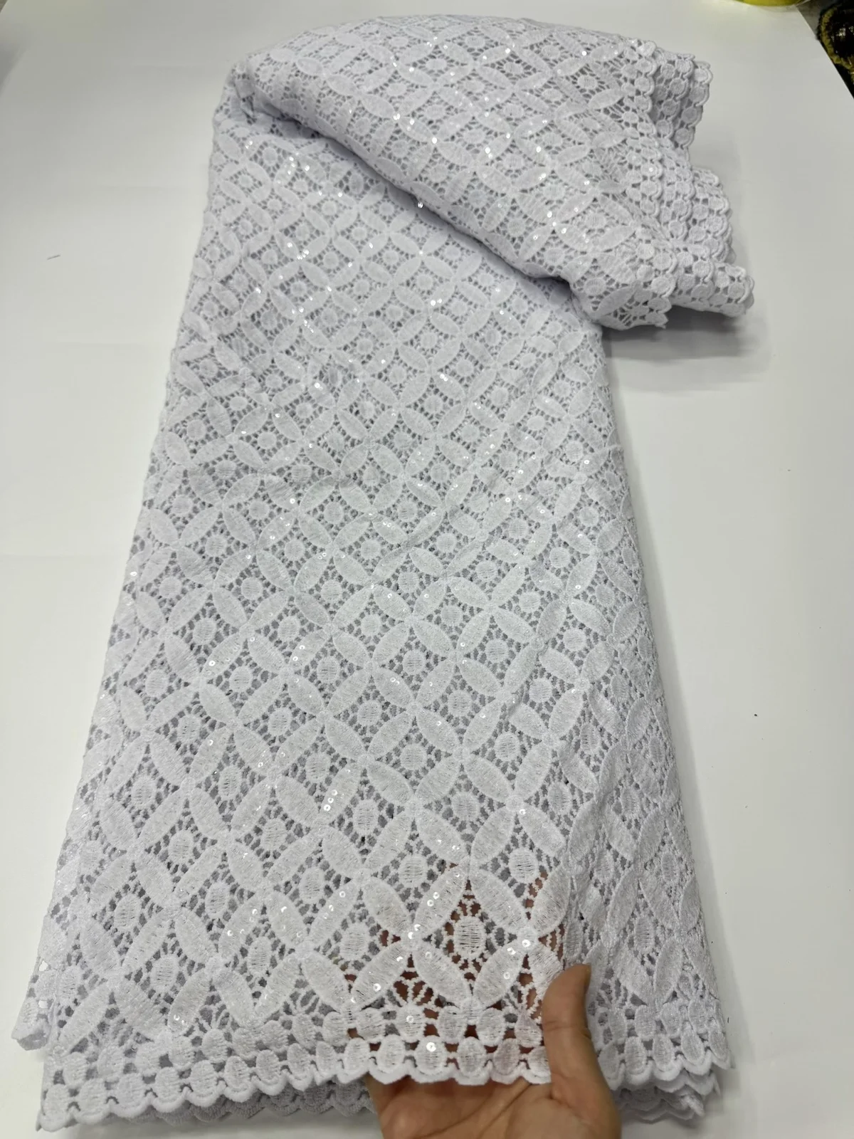

Latest White Water Soluble African Lace Fabric With Sequins 2025 High Quality Nigeria Guipure Cord Lace Fabric For Party LCW2525