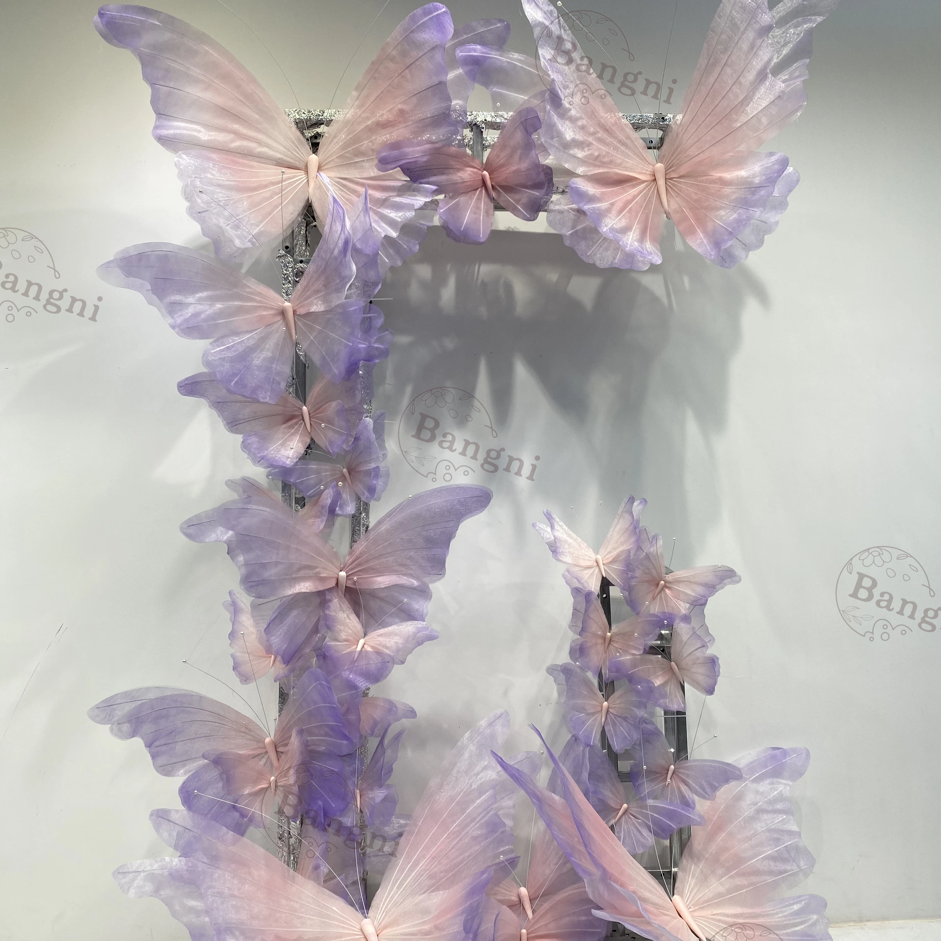 Wholesale Customized Giant Handing Butterfly  Handmade Silk Butterflies Wings for Wedding Decorations Background