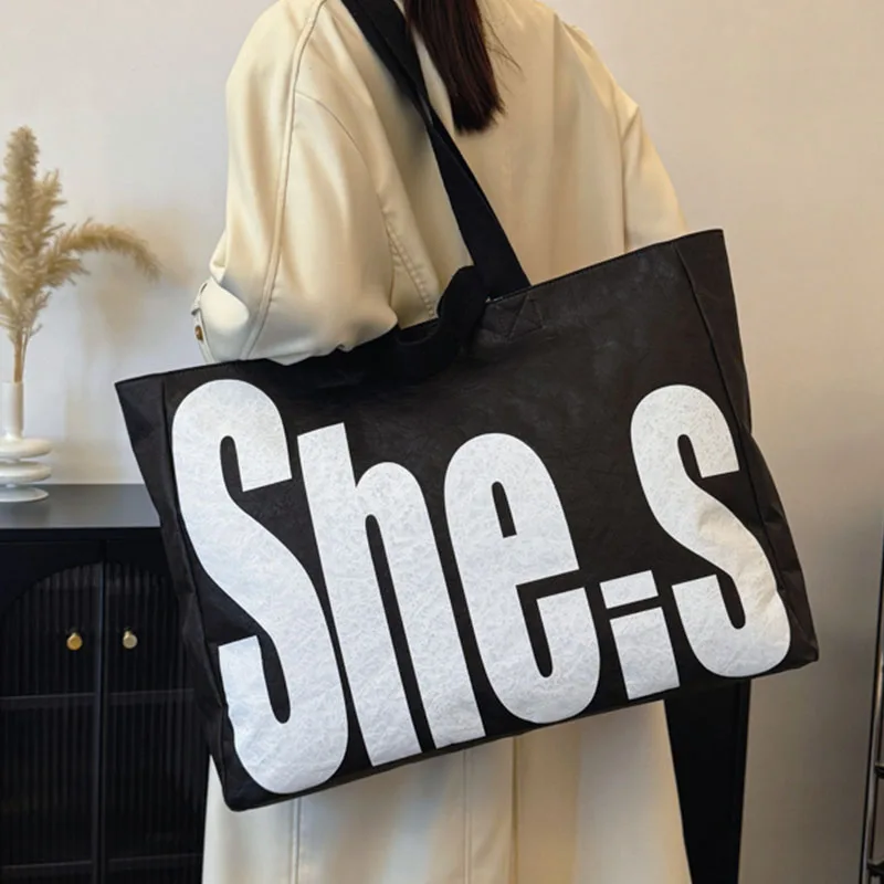 

Korean Fashion Large Capacity Totes Women 2025 Autumn and Winter New Literary Letters Printed Shoulder Bag Versatile Women's Bag