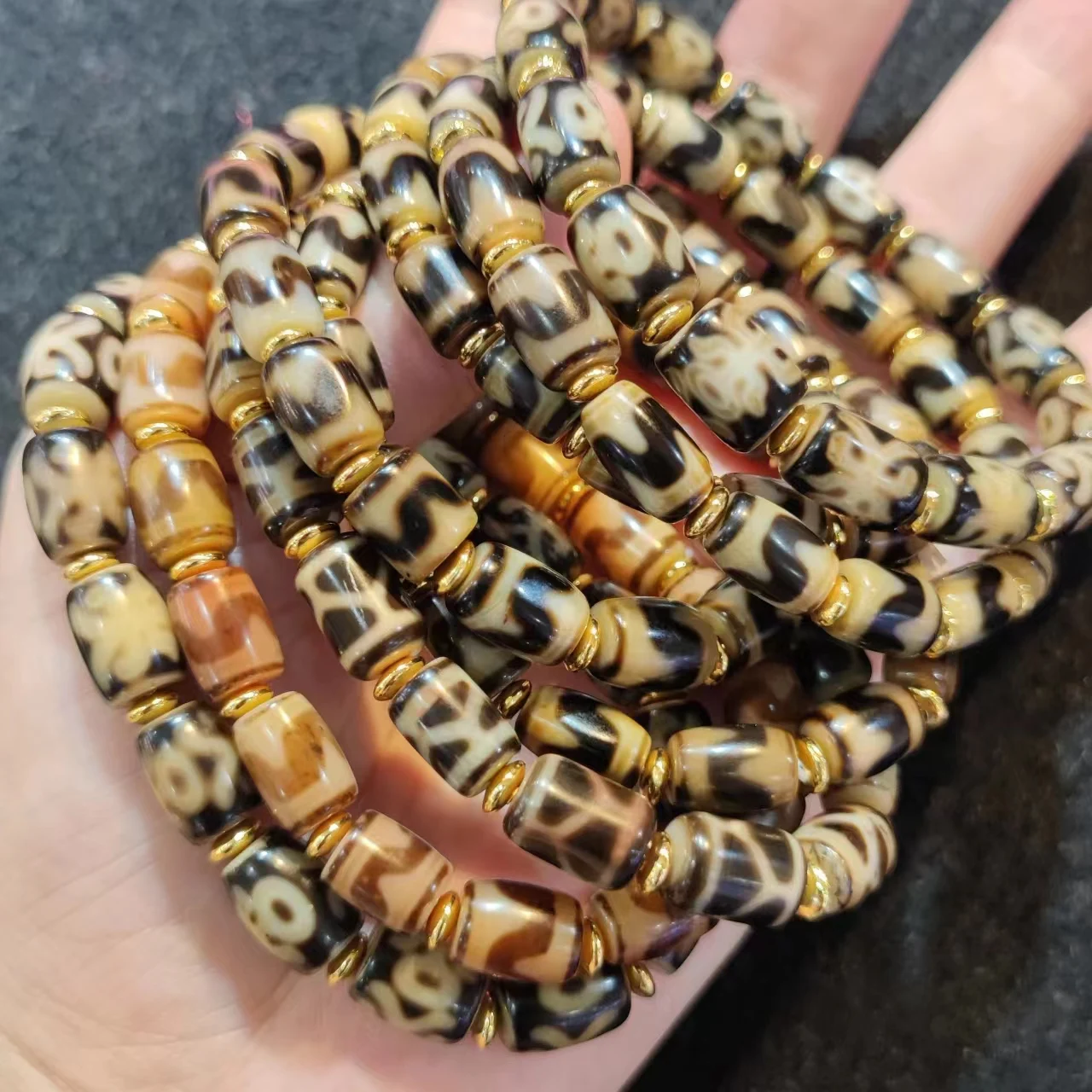 1pcs/lot natural multi-pattern old agate dzi bracelet Yellow teeth Old material Weathering lines Ethnography Men's women's model