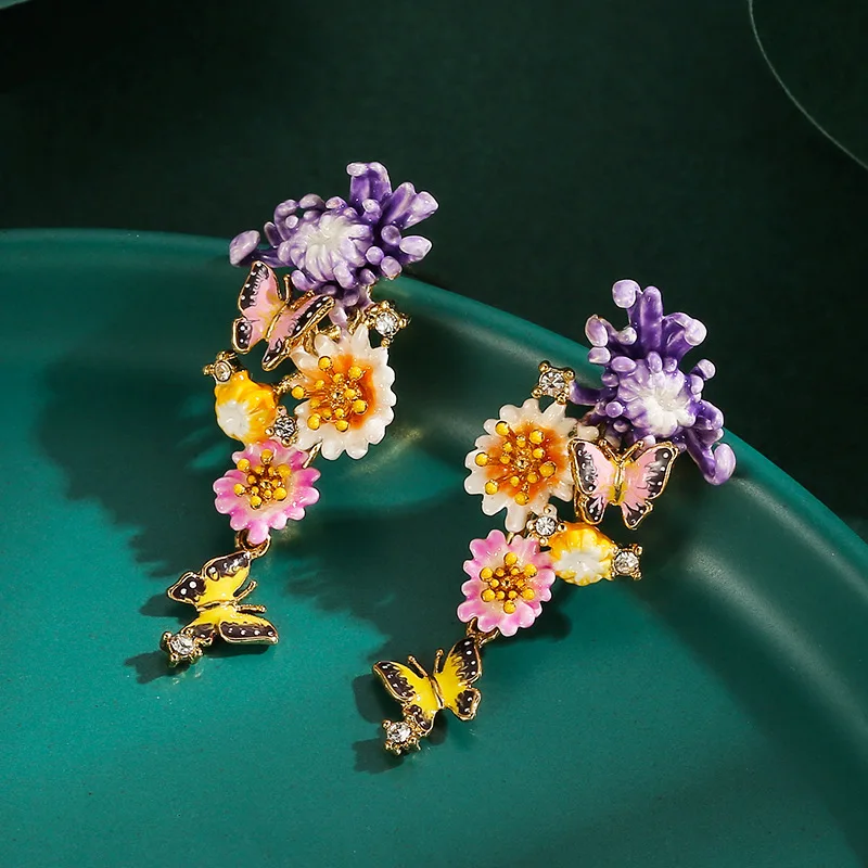 New Mori Style Fashion Enamel Flower Cluster Multicolor Daisies Flower Butterfly Rhinestone Long Earrings for Women Big Earrings