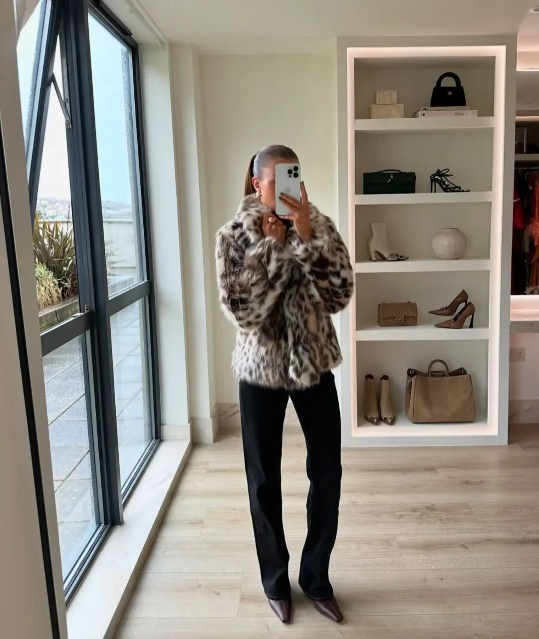 Winter hot style lapel concealed button warm leopard print fur coat for women fashionable and versatile fur coat