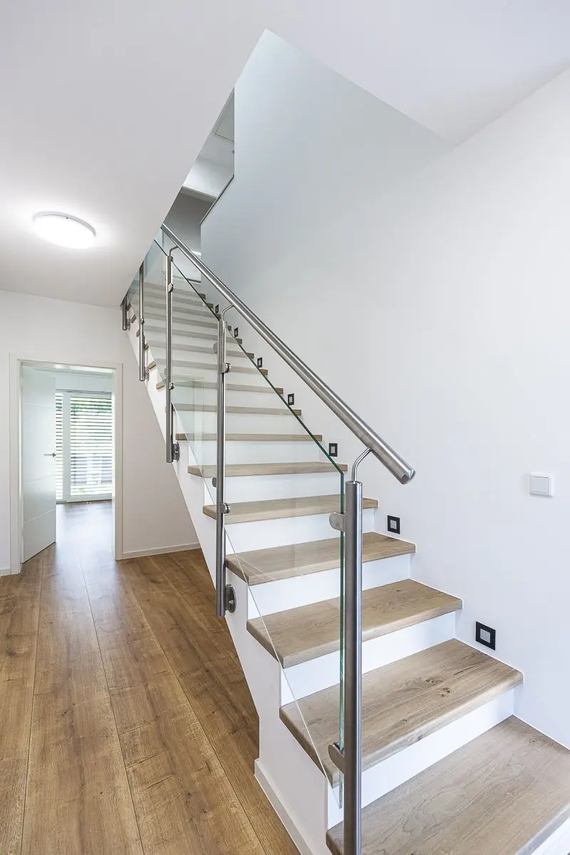 Wholesaler Customized Glass Staircase Railing Frameless Handrails Railing Fence Handrail Stair Railings Outdoor Deck Balustrades