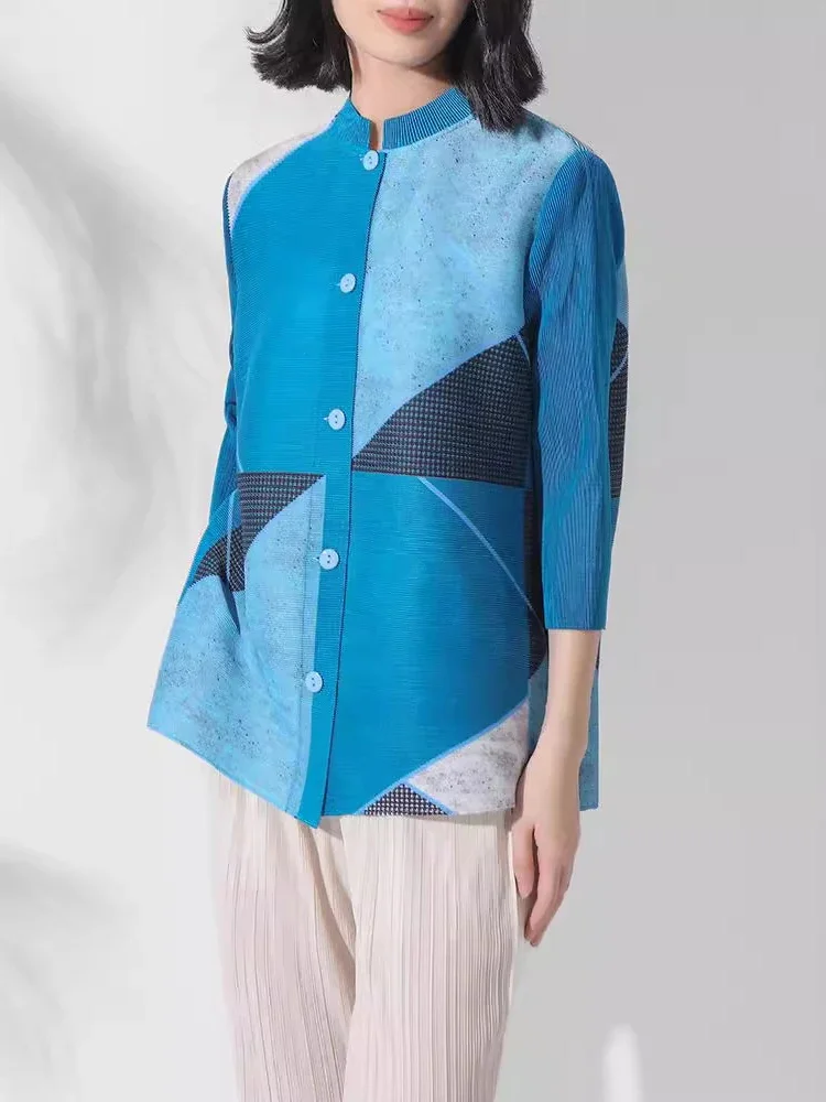 

Pleated Shirts Women Stand Collar Single Breasted Color Block Three Quarter Sleeves Female Chic Top 2025 Spring 2DA9168