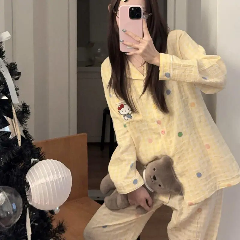 Conjunto de pijamas bonitos de dibujos animados de Hellokitty bordado estilo Harajuku Kawaii conjunto de 2 piezas pijamas de lana gruesa moda de invierno nuevo 2025