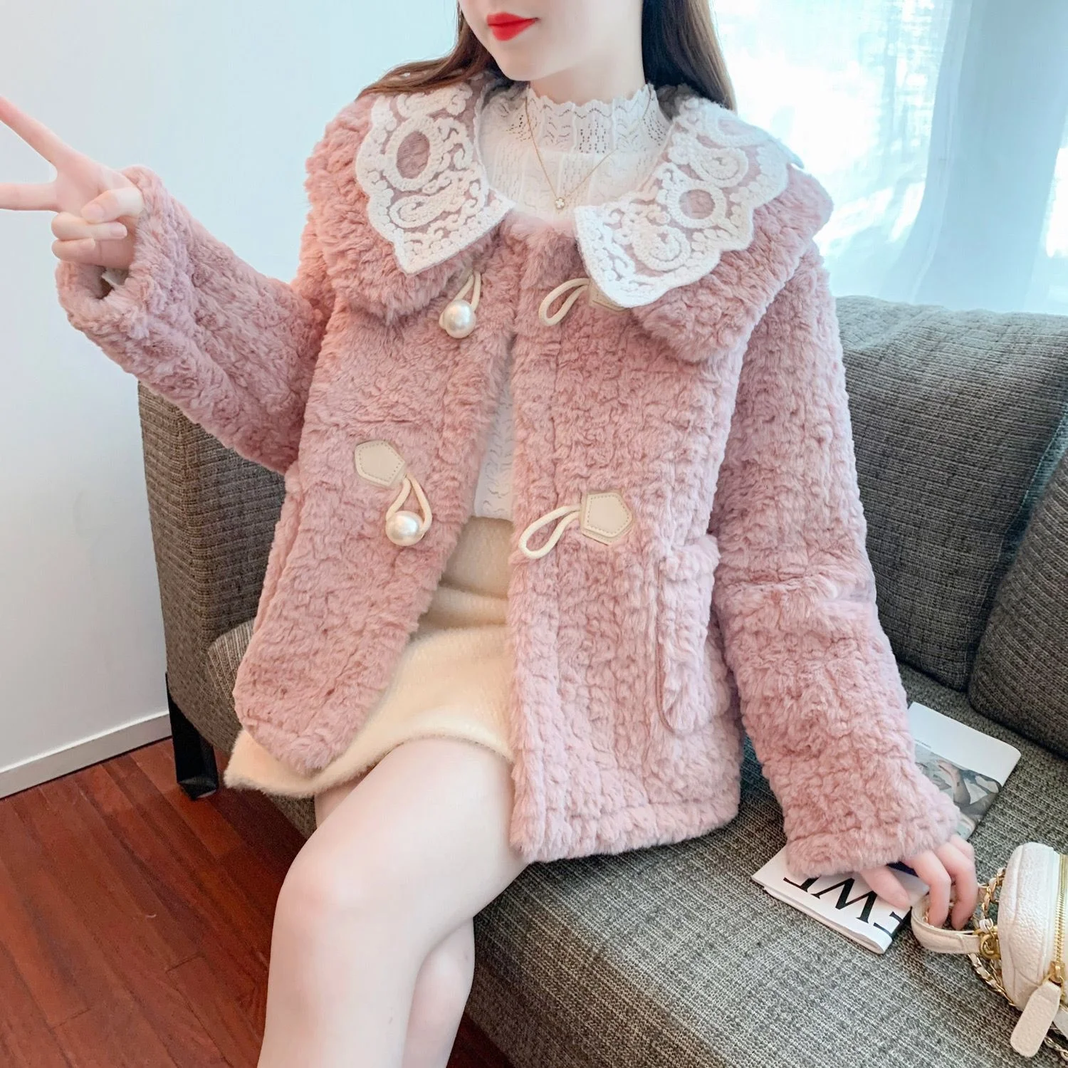 Short Loose Female Coat 2023 Autumn Winter New Thickened Warm Fur One Piece Imitation Lamb Wool Women Jacket