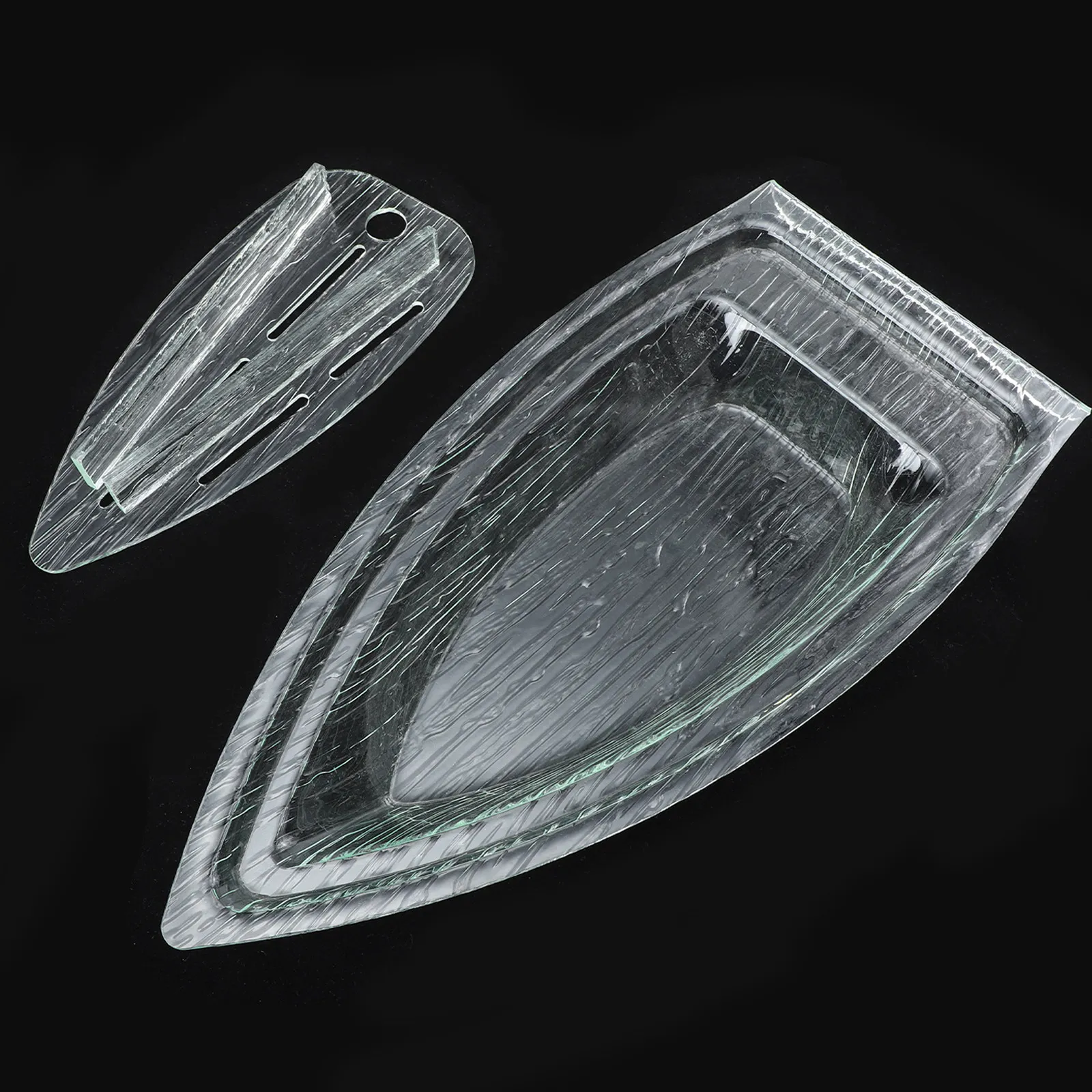 

Creative Acrylic Sushi Plate Boat Shape Seafood Display Tray Waterbaffle Design Food Service Sushi Storage Holder