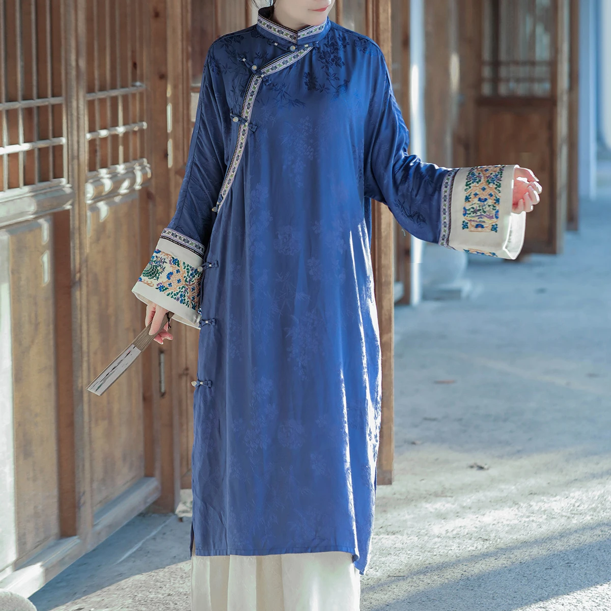 Lzjn vestido longo estilo chinês de seda-algodão para primavera e outono com bordado palácio solto e elegante para camadas 2025