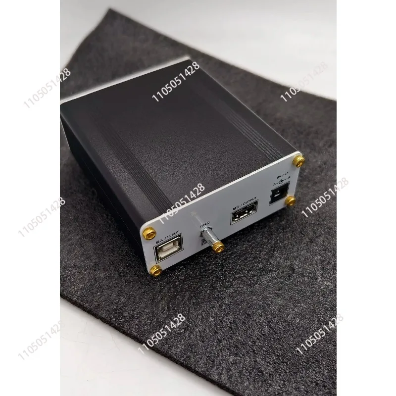

Compatibile con l'isolatore for ADUM3166